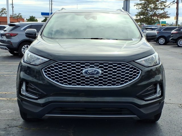Used 2023 Ford Edge SEL w/ Convenience Package AWD/4WD image 3