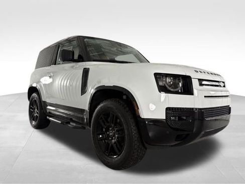 New 2025 Land Rover Defender 90 X-Dynamic SE image 4