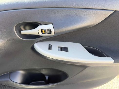 Used 2011 Toyota Corolla S FWD image 29