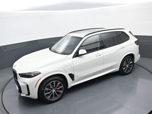 Used 2026 BMW X5 xDrive50e w/ M Sport Package AWD/4WD image 34