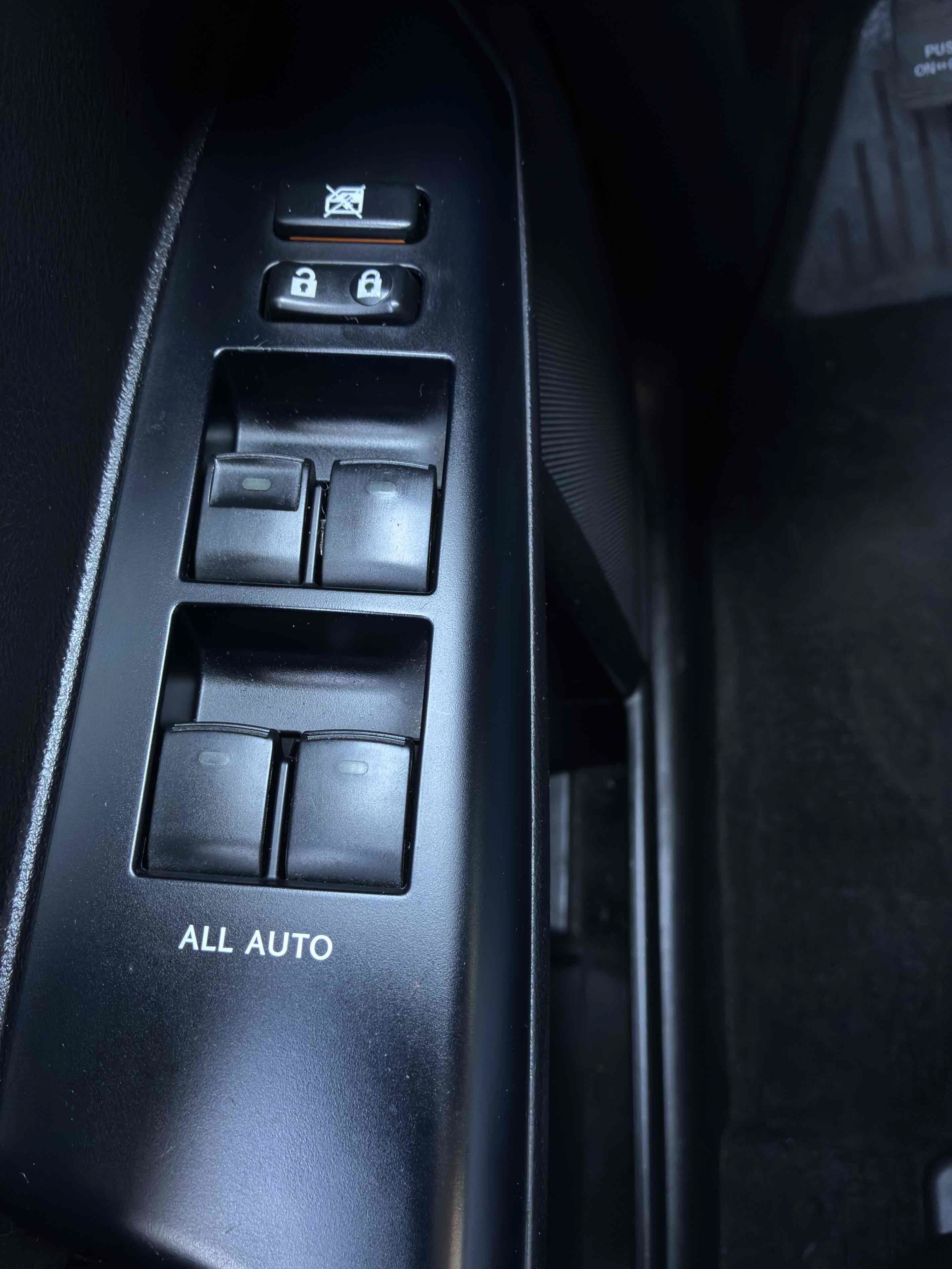Used 2013 Lexus CT 200h w/ Premium Pkg w/Navigation FWD image 19