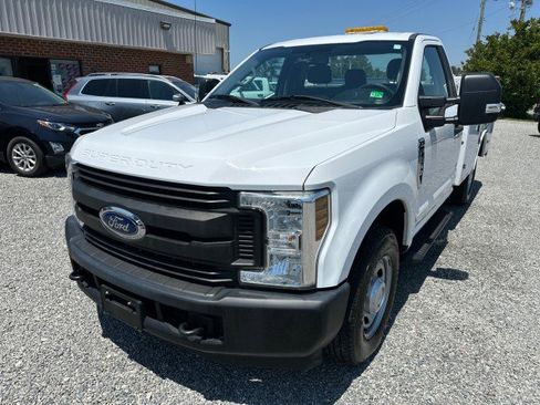 Used 2018 Ford F250 XL w/ Power Equipment Group RWD image 3