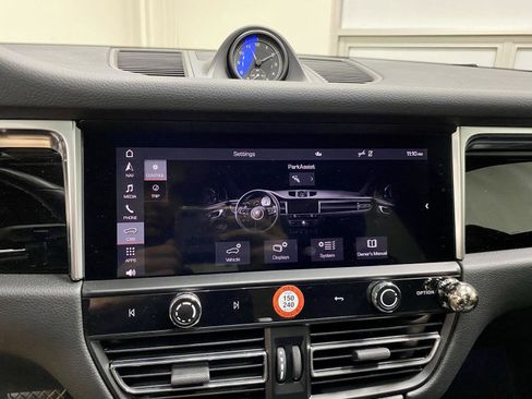Used 2022 Porsche Macan AWD/4WD image 31