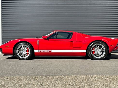 Used 2006 Ford GT Base image 2