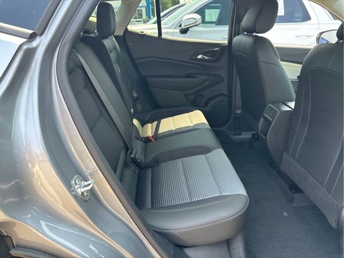 Certified 2025 Chevrolet Trax LT w/ LT Convenience Package FWD image 25
