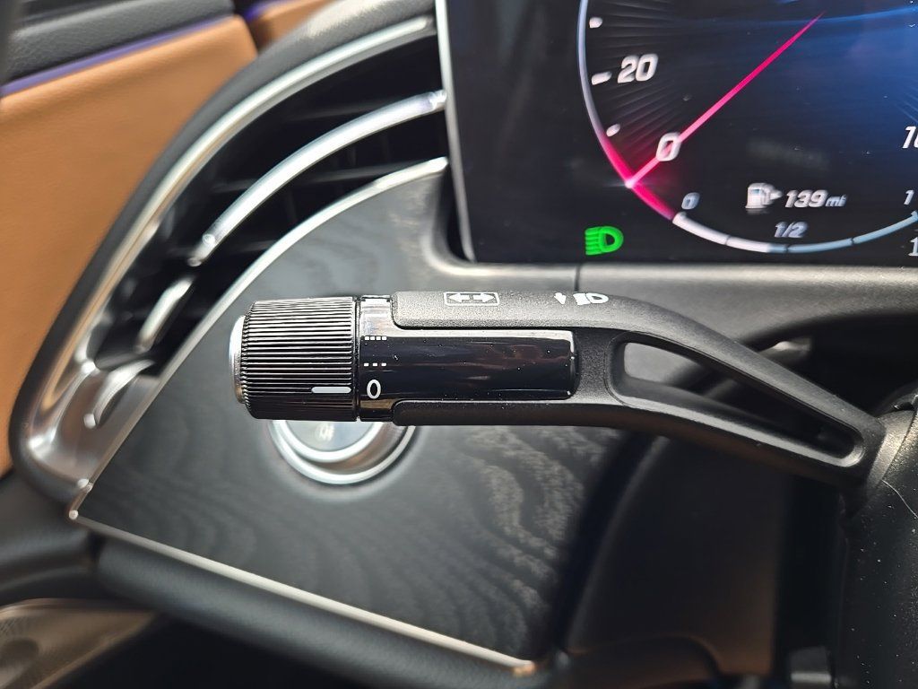 Used 2025 Mercedes-Benz E 350 4MATIC Sedan image 23