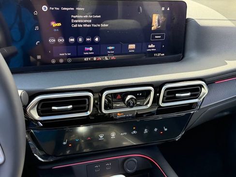 New 2026 Nissan Sentra SV w/ SV Convenience Package FWD image 19