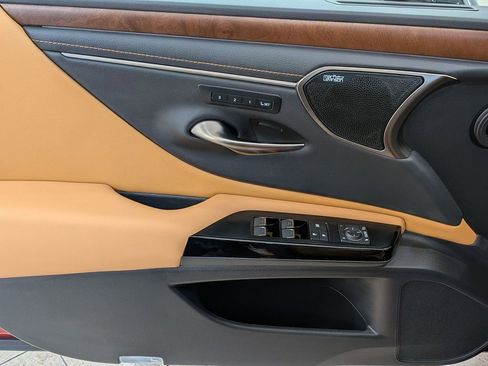 Certified 2024 Lexus ES 300h Ultra Luxury w/ Accessory Package (Z2) image 16