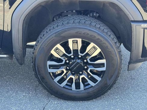 Used 2024 GMC Sierra 2500 Denali Ultimate AWD/4WD image 6