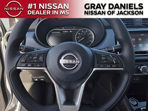 New 2025 Nissan Versa SV image 18