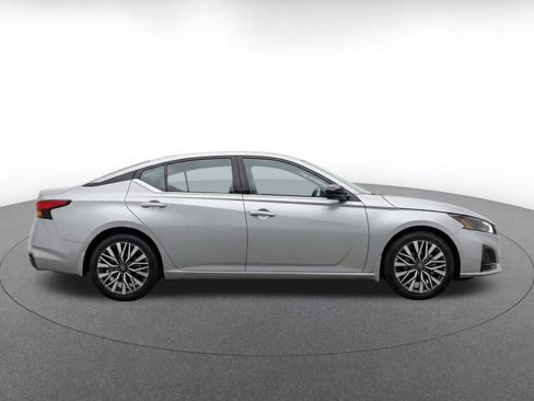 Used 2026 Nissan Altima 2.5 SV FWD image 10