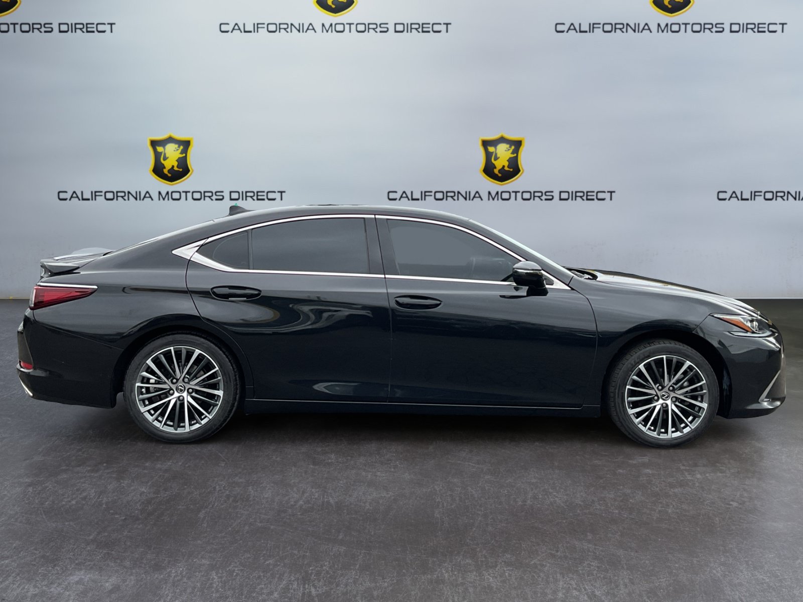 Used 2024 Lexus ES 300h w/ Premium Package FWD image 4