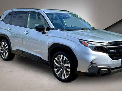 Used 2025 Subaru Forester Touring AWD/4WD image 3