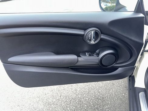 Used 2019 MINI Cooper 2-Door Hardtop image 12