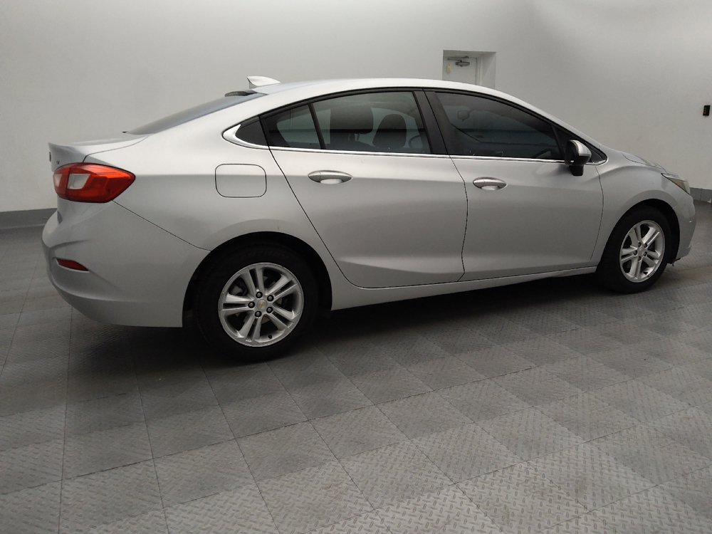 Used 2017 Chevrolet Cruze LT FWD image 10