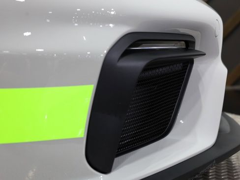 Used 2021 Porsche 718 Cayman GT4 w/ Light Design Package image 28