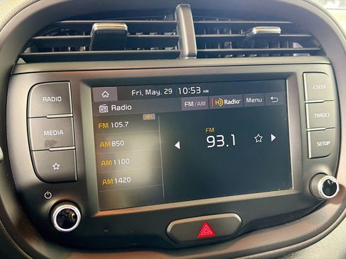 Used 2023 Kia Soul LX w/ LX Technology Package FWD image 16
