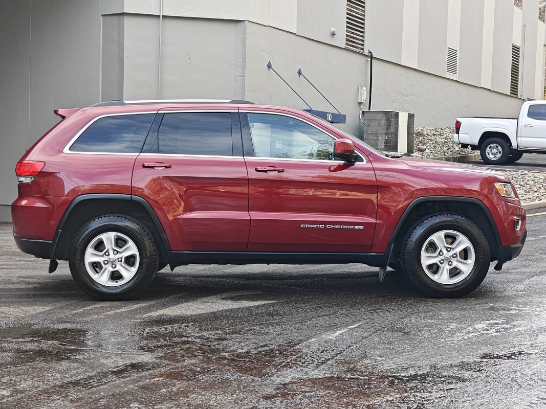 Used 2015 Jeep Grand Cherokee Laredo AWD/4WD image 3