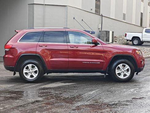 Used 2015 Jeep Grand Cherokee Laredo w/ Quick Order Package 23E AWD/4WD image 3