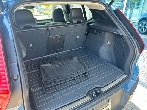 Used 2023 Volvo XC40 B5 Plus w/ Protection Package Premier AWD/4WD image 34