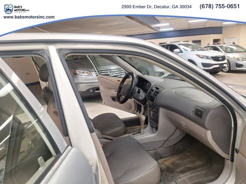 Used 2000 Toyota Corolla CE FWD image 13