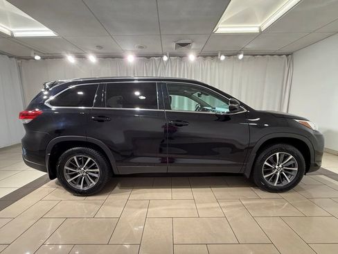 Certified 2019 Toyota Highlander XLE AWD/4WD image 7