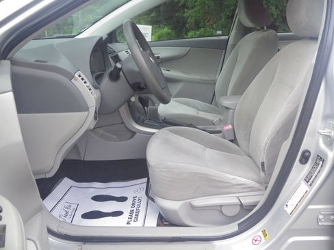 Used 2009 Toyota Corolla LE FWD image 9