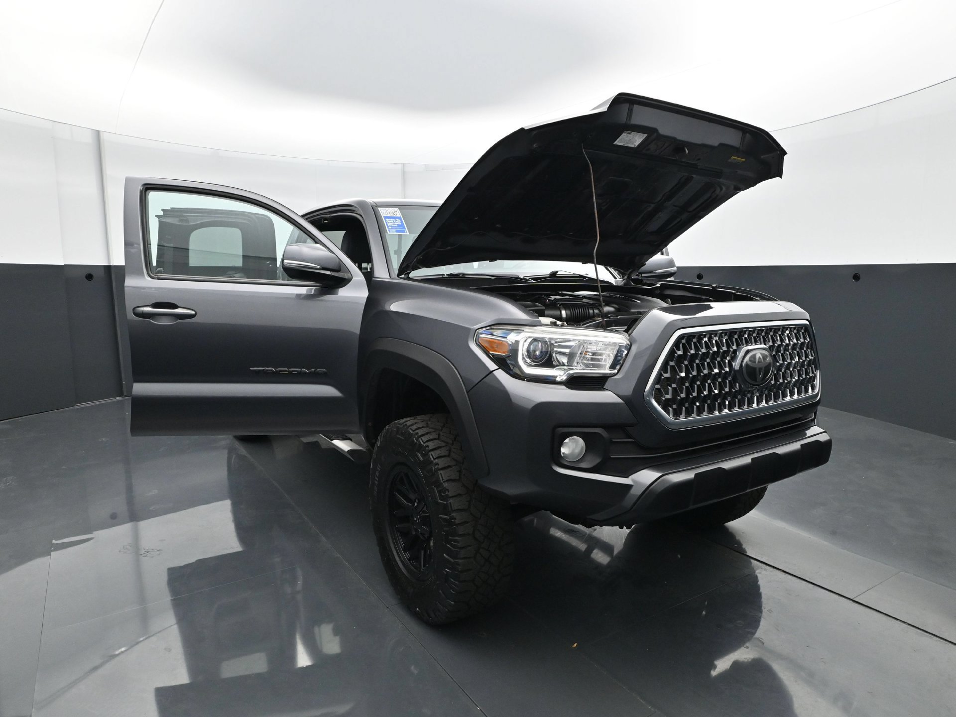 Used 2019 Toyota Tacoma TRD Off-Road AWD/4WD image 36