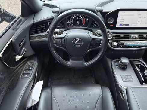 Used 2023 Lexus LS 500 w/ Accessory Package (Z2) RWD image 16