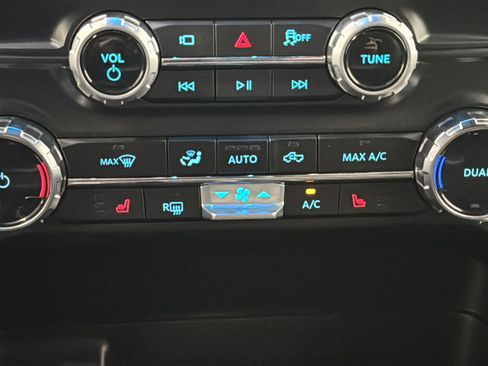 Used 2025 Ford F150 XLT w/ Equipment Group 302A MID AWD/4WD image 17