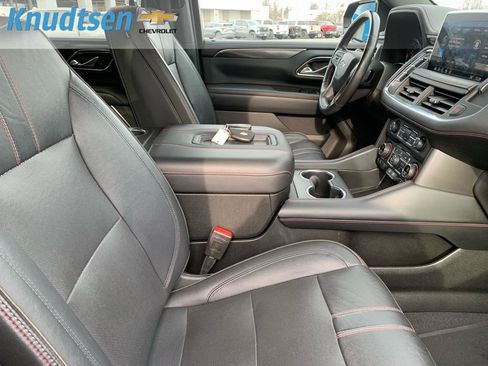 Used 2021 Chevrolet Suburban RST w/ Luxury Package image 11