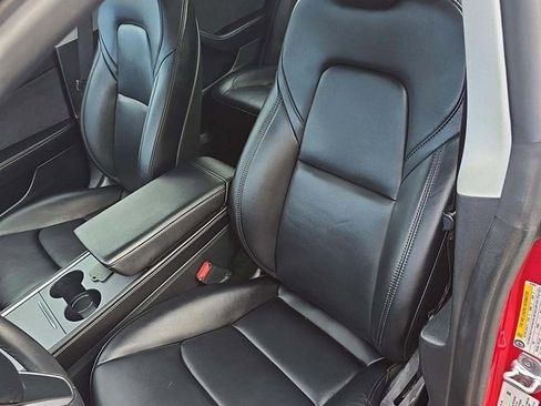Used 2023 Tesla Model 3 Standard Range image 4
