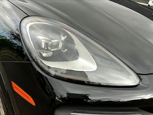 Used 2023 Porsche Cayenne S image 27