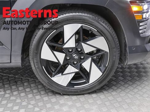 Used 2024 Hyundai Kona Limited FWD image 32