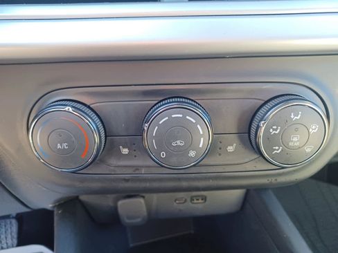 Used 2024 Chevrolet Trax LS w/ LS Convenience Package image 13