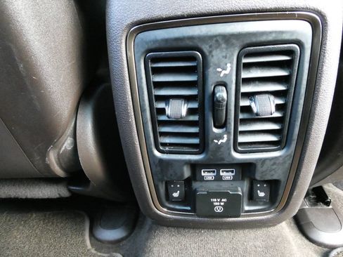 Used 2014 Jeep Grand Cherokee Summit AWD/4WD image 32