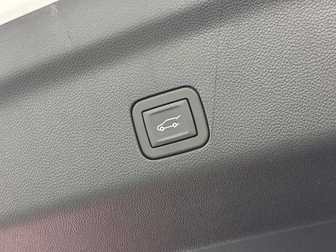 New 2026 GMC Yukon XL Elevation w/ Elevation Premium Package AWD/4WD image 15