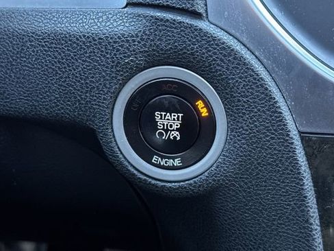 Used 2016 Chrysler 300 C image 21