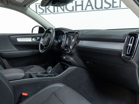 Used 2020 Volvo XC40 T5 Momentum AWD/4WD image 21