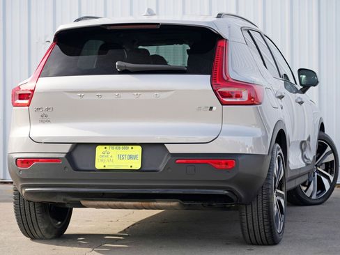 Used 2023 Volvo XC40 B5 Ultimate w/ Protection Package Premier image 5