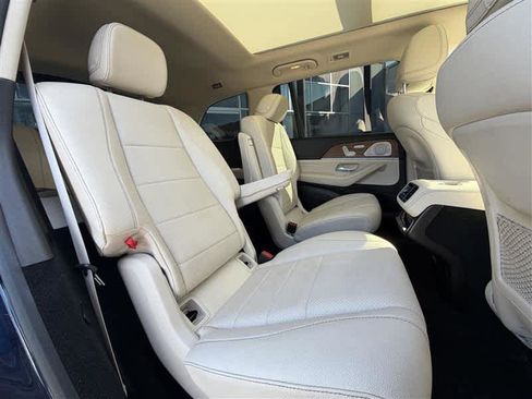 Used 2022 Mercedes-Benz GLS 450 4MATIC w/ AMG Line Exterior image 9