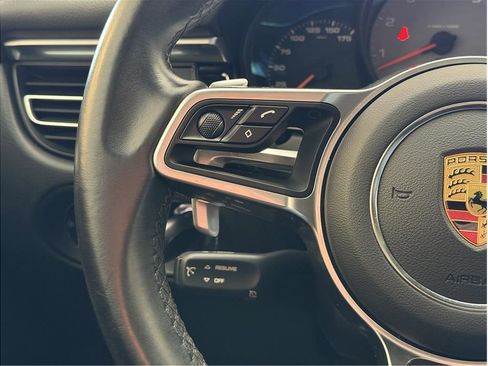 Used 2021 Porsche Macan S image 20