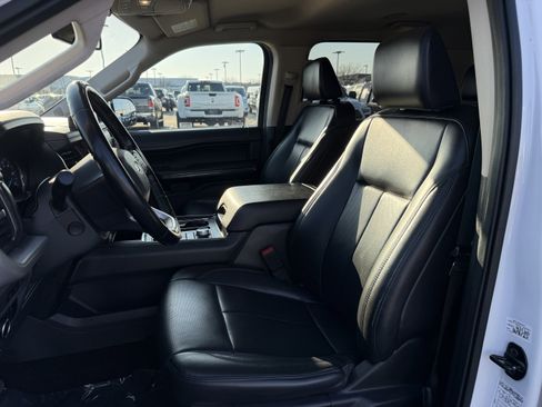 Used 2023 Ford Expedition Max XLT image 30
