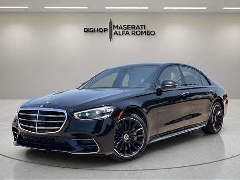 Used 2023 Mercedes-Benz S 580 4MATIC Sedan w/ AMG Line image 2