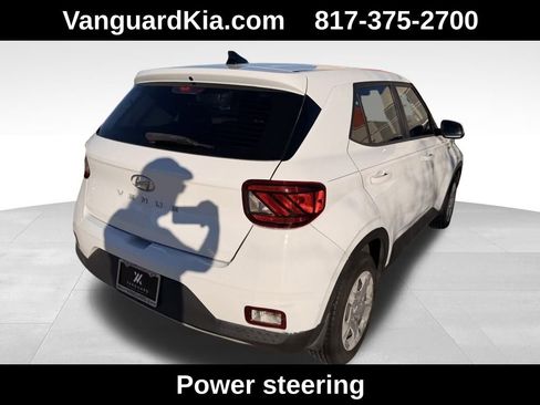 Used 2020 Hyundai Venue SE image 4