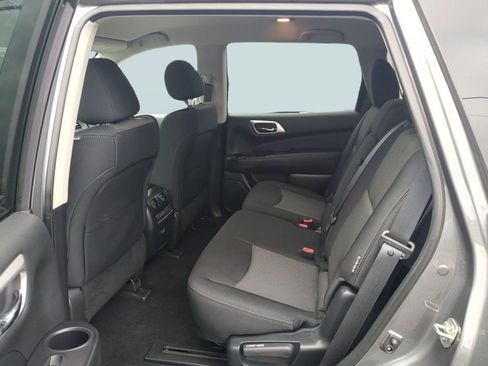 Used 2020 Nissan Pathfinder S FWD image 22