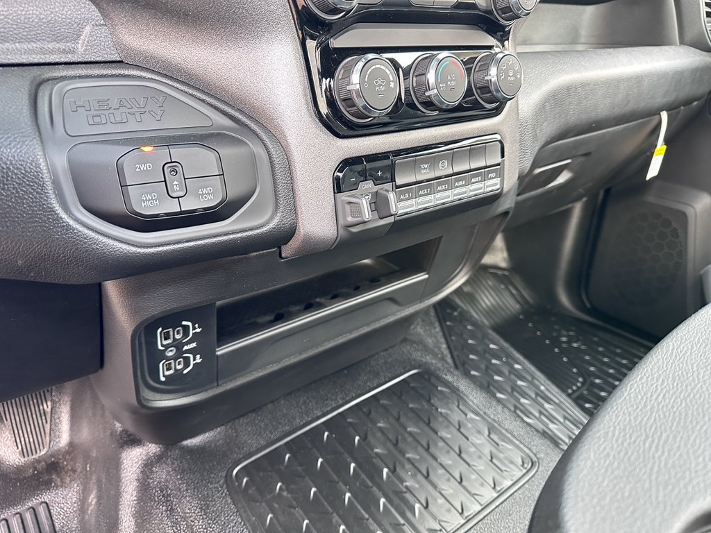 New 2026 RAM 5500 Tradesman w/ Chrome Appearance Group AWD/4WD image 30