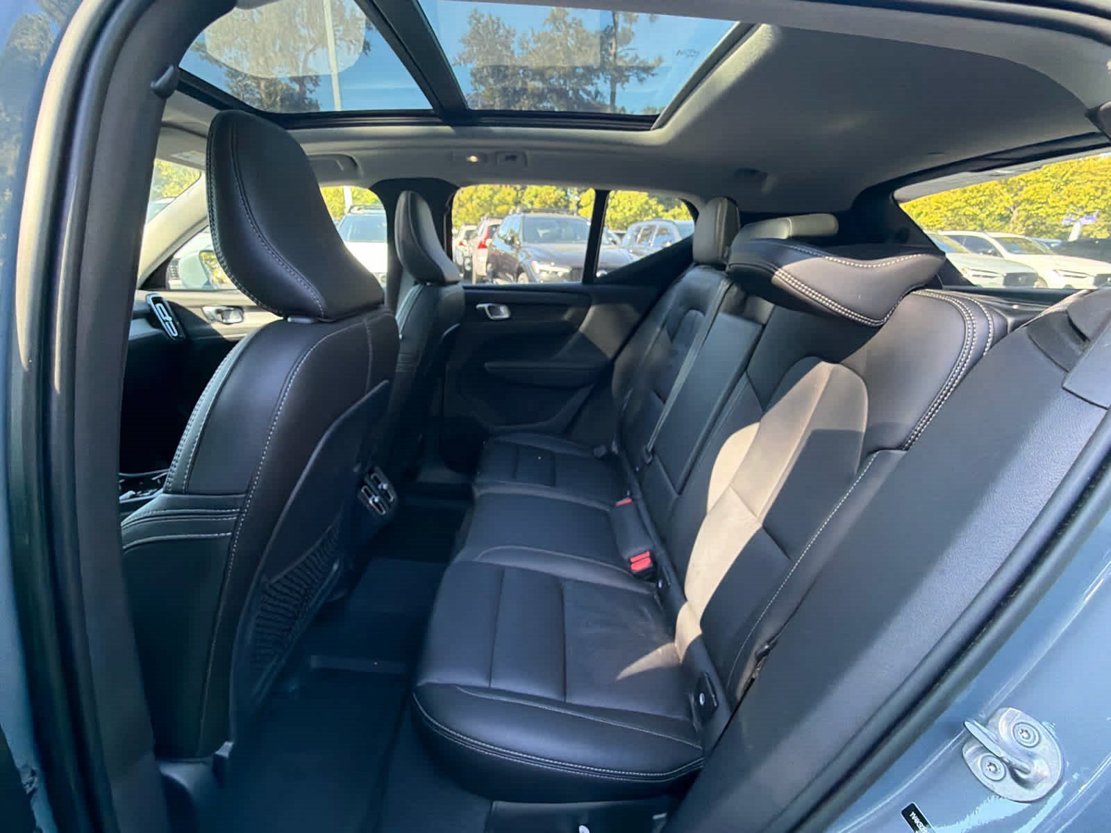 Used 2023 Volvo XC40 B4 Plus w/ Protection Package Premier FWD image 20