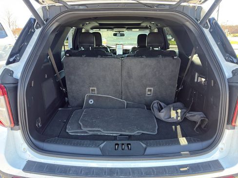 Certified 2020 Ford Explorer ST w/ Premium Technology Package image 9