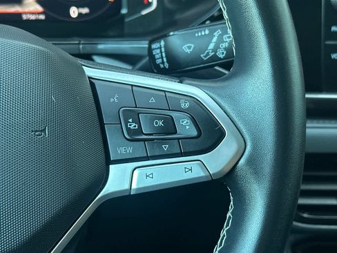 Used 2022 Volkswagen Taos SEL image 27